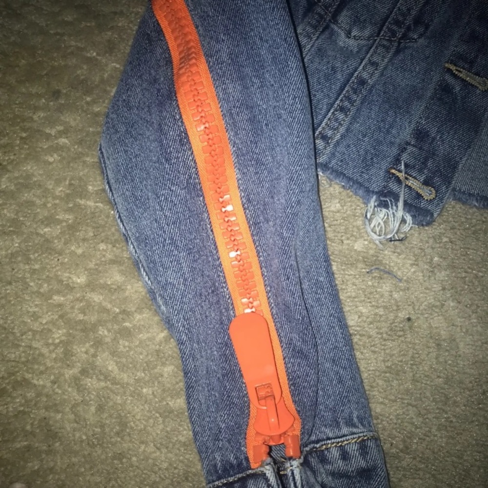 Cropped Denim Jacket - image 3